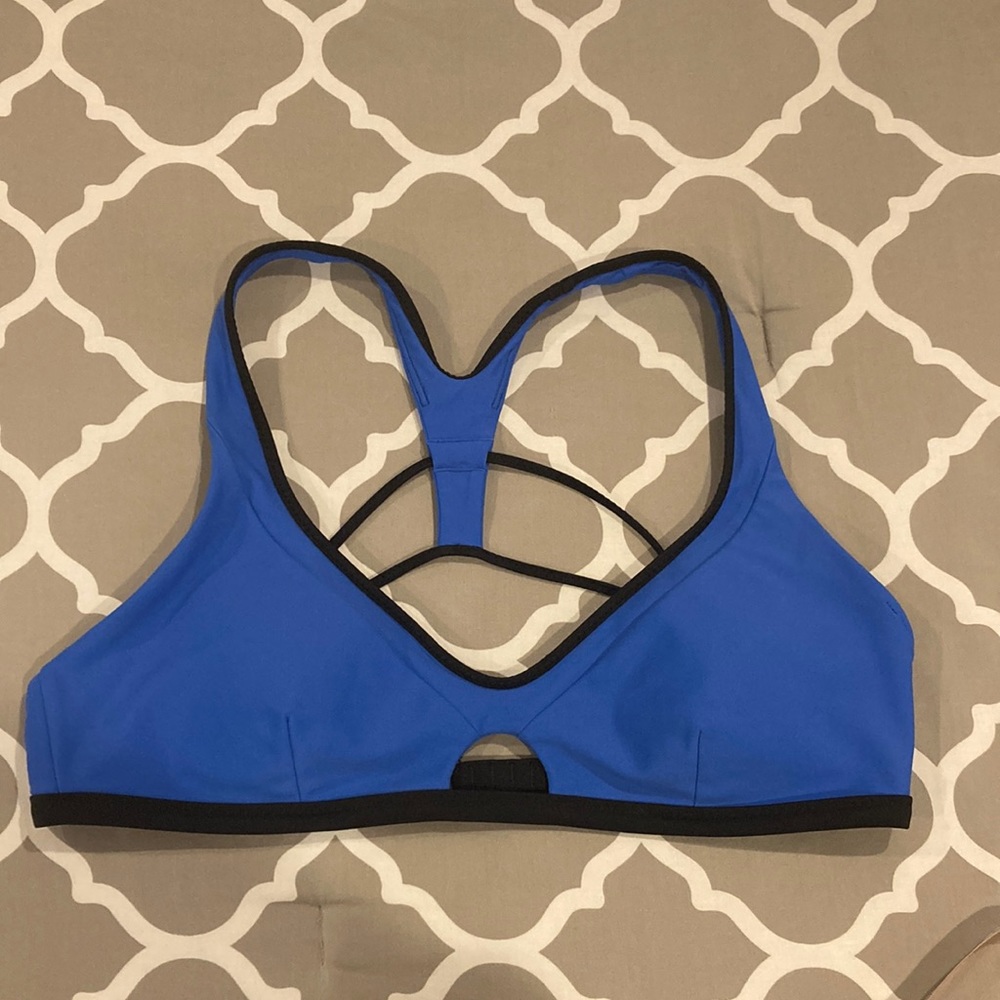 Lululemon Surf To Sand Sport Top pipe dream blue / black 8 bikini top sports bra